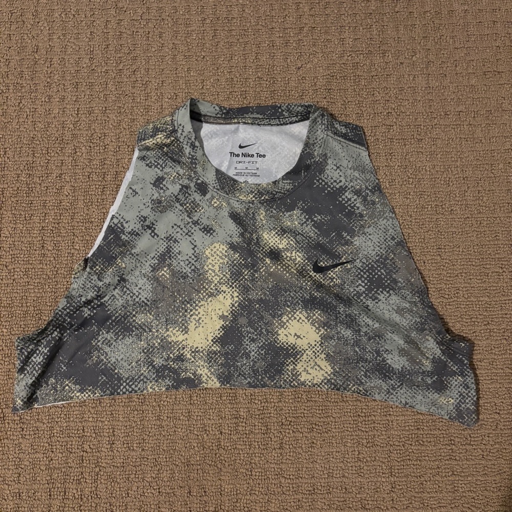 Nike Women’s Green and Yellow Camo Crop Tank
